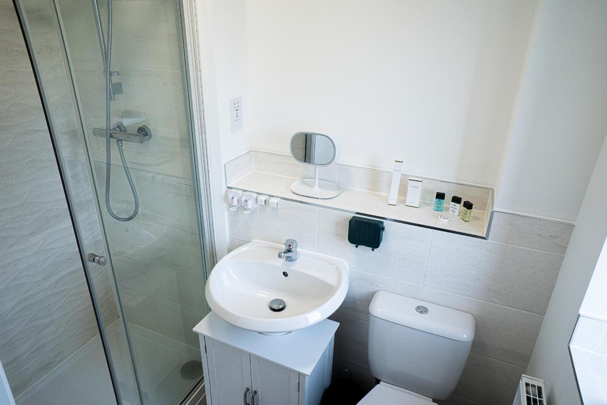 Hewitt House Business Contractor Villa Peterborough Bagian luar foto
